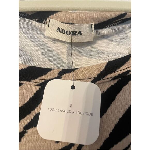 Adora ZEBRA PRINT BOAT NECK TOP - Picture 5 of 5